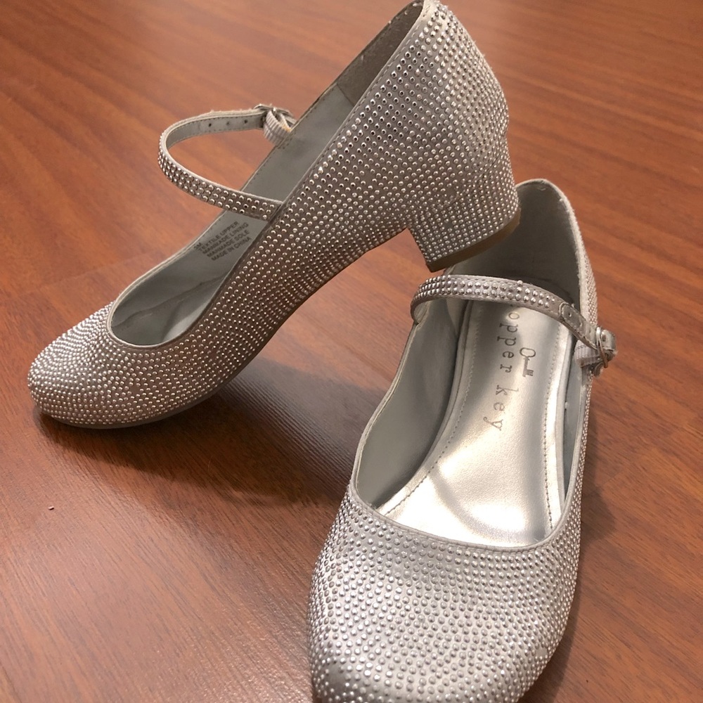Copper key Dress Shoes with rhinestones
